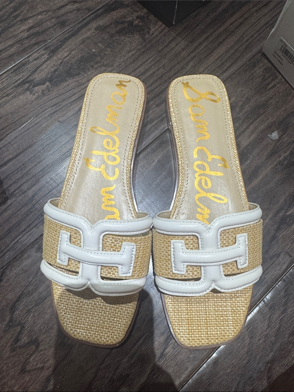 Sam Edelman Irina Slide
Sandals-Bright White/ Bleached Beachwood